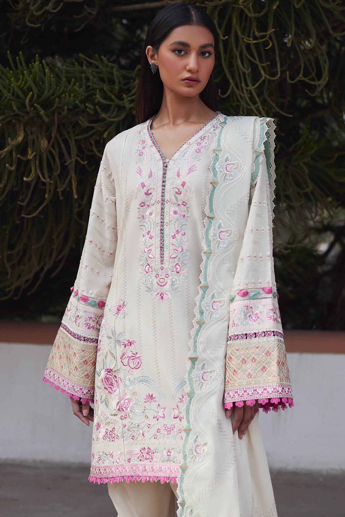 Elan AIRA (EL24-10 B) Luxury Lawn pakcloths.pk