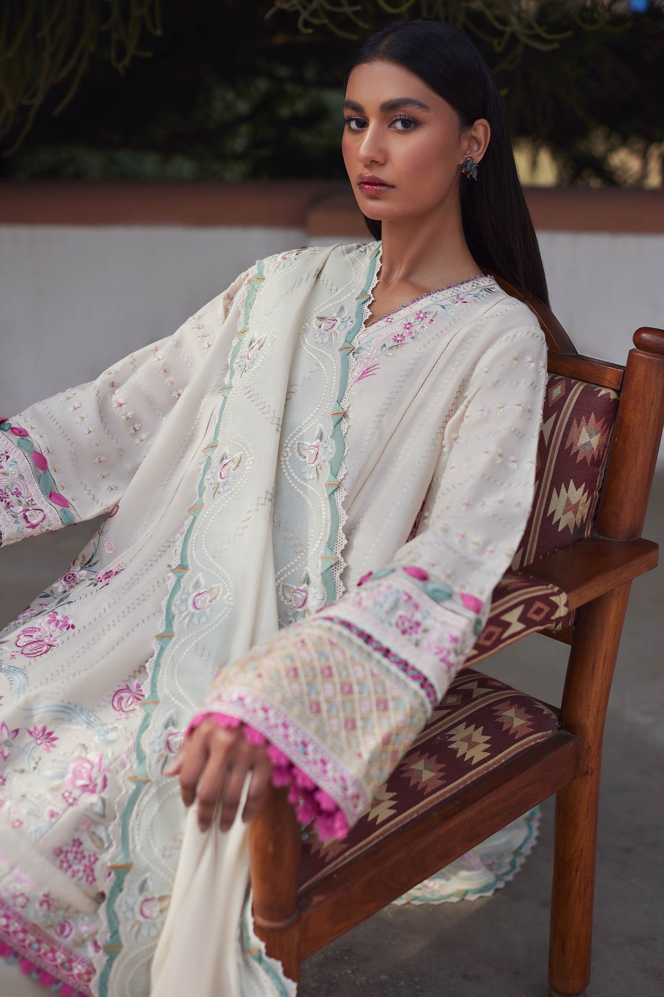 Elan AIRA (EL24-10 B) Luxury Lawn pakcloths.pk