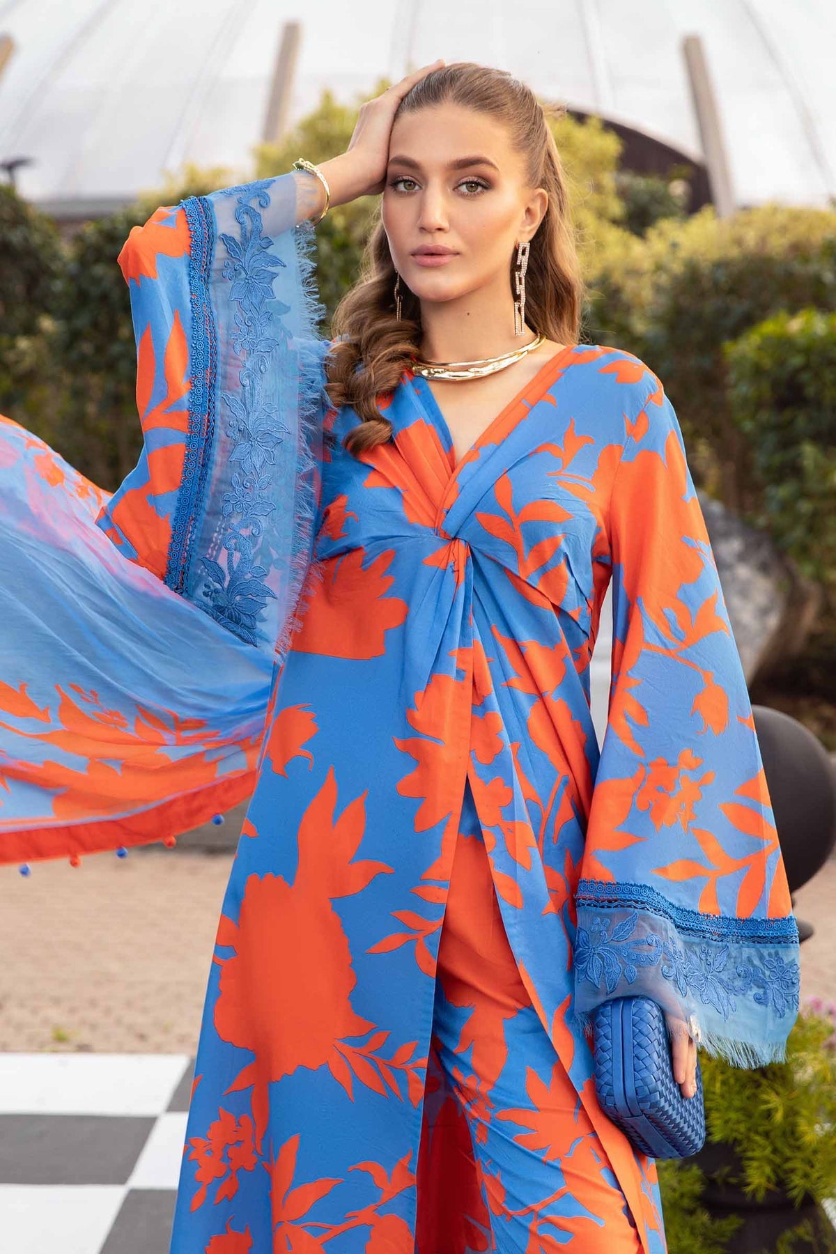 Maria b M.Prints MPT-2111-B Lawn pakcloths.pk