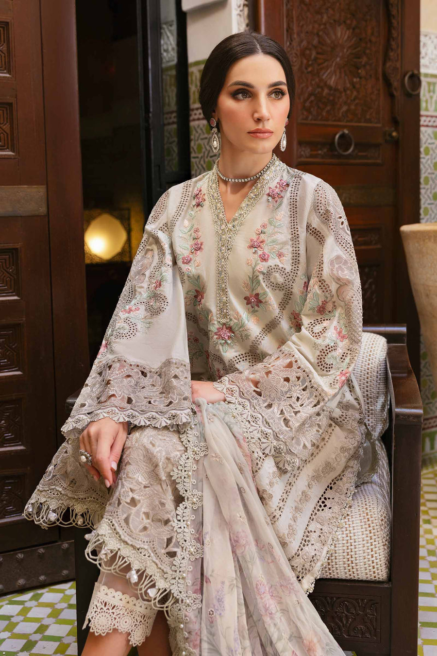 Maria B D-14B Voyage a'Luxe Luxury Lawn 25' pakcloths.pk