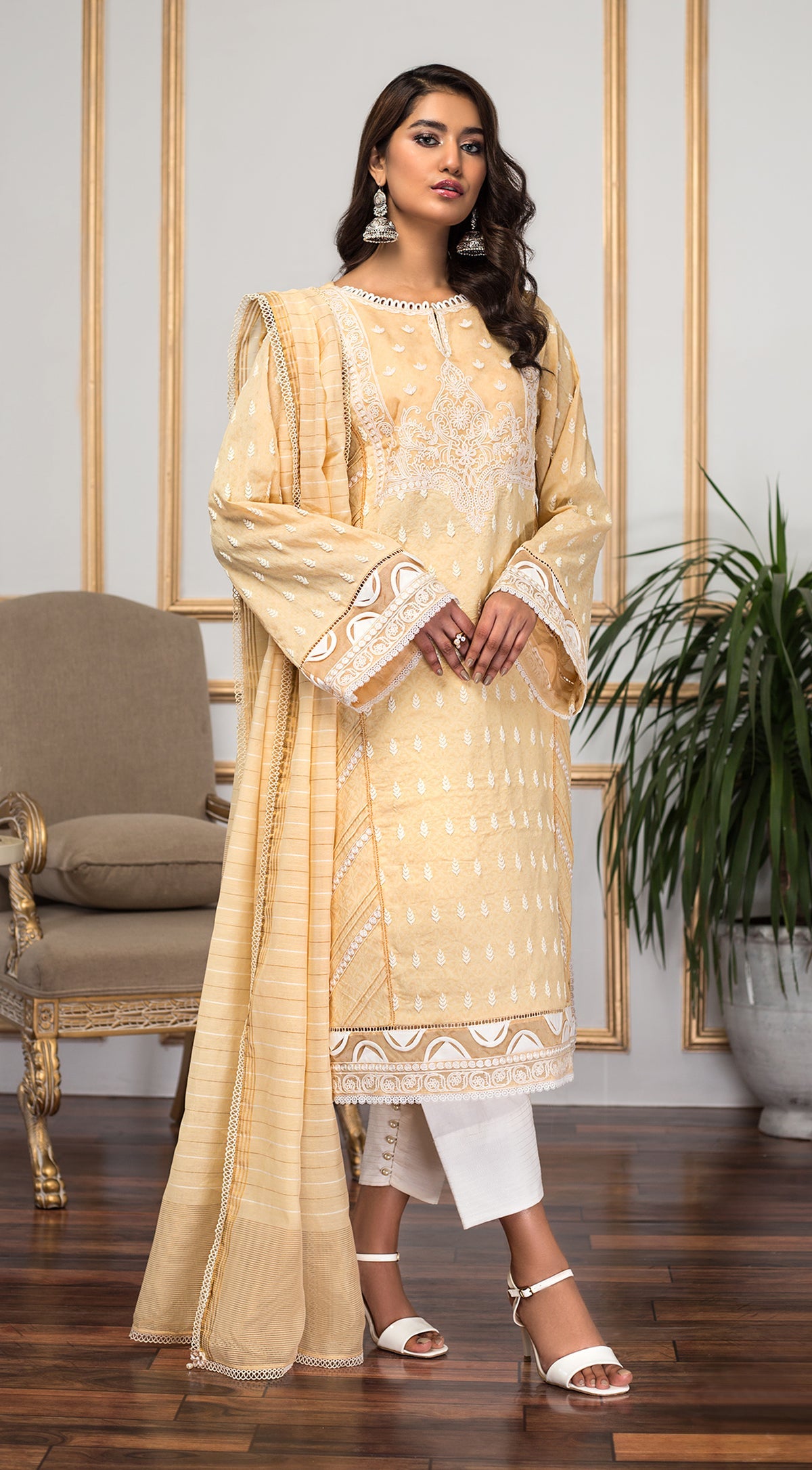 Anaya by Kiran Chaudhry AL23-21 ZIANA Luxury Lawn pakcloths.pk