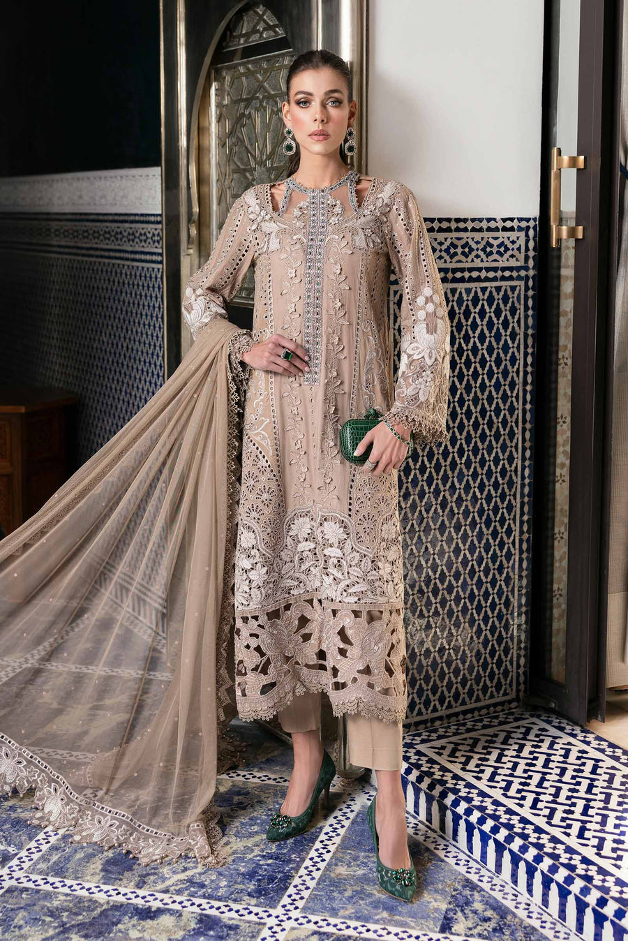 Maria B D-02A Voyage a'Luxe Luxury Lawn 25' pakcloths.pk