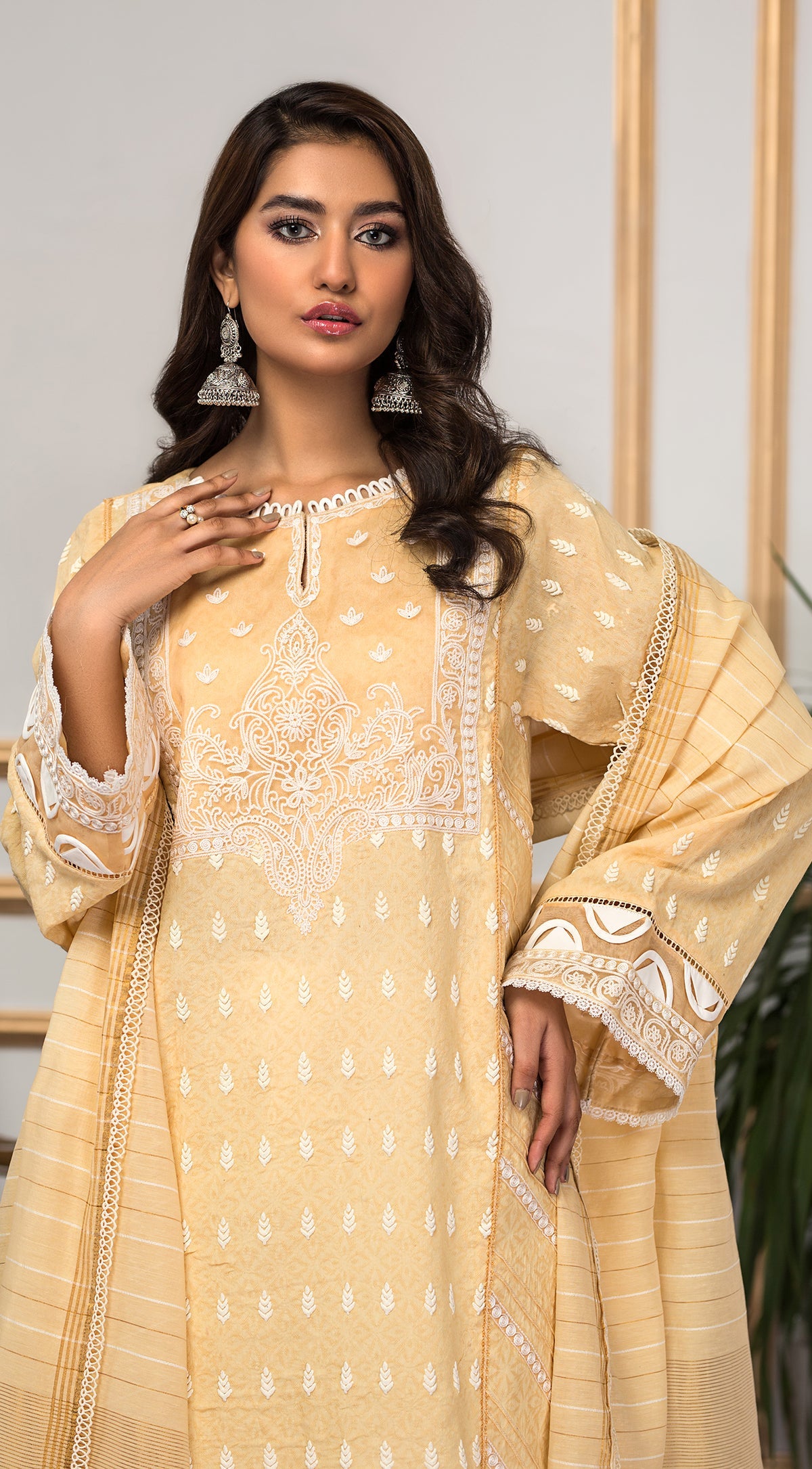 Anaya by Kiran Chaudhry AL23-21 ZIANA Luxury Lawn pakcloths.pk